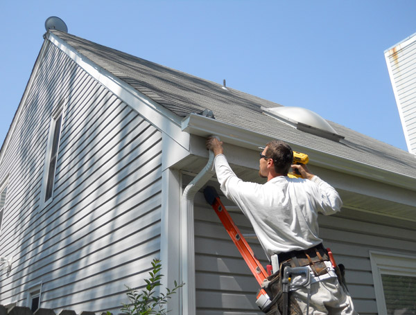 Seamless gutter installation